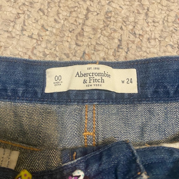Abercrombie and Fitch denim short shorts size 00 - Picture 2 of 3